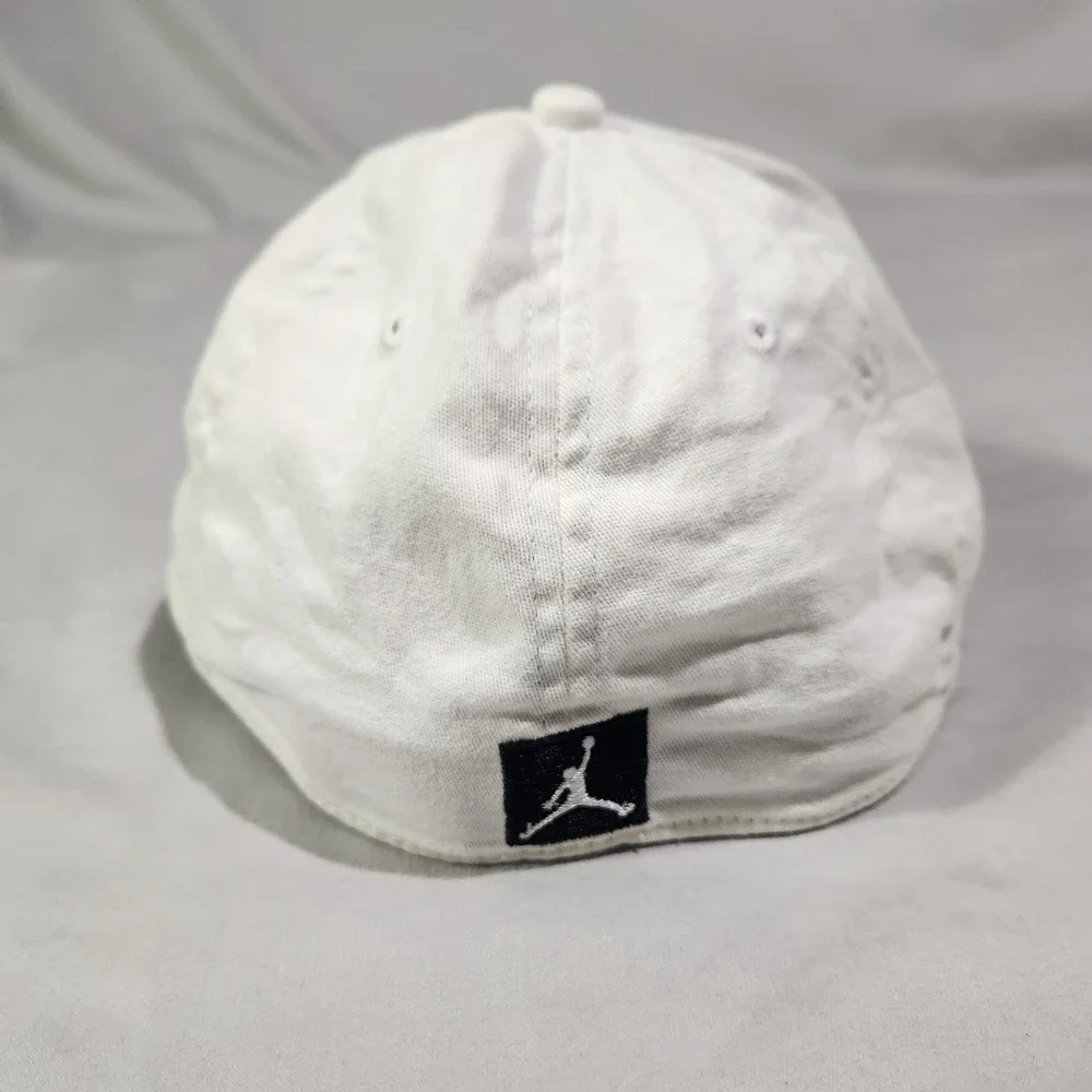 Jordan Snapback Hat Mens OS‎ White Excellent Embroidered Flat Brim Cap 8/20